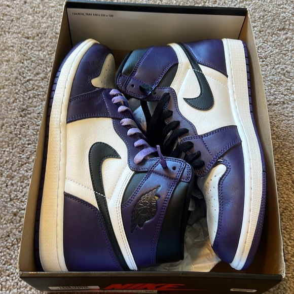 Air Jordan 1 retro high og purple black and white mens size 11.5